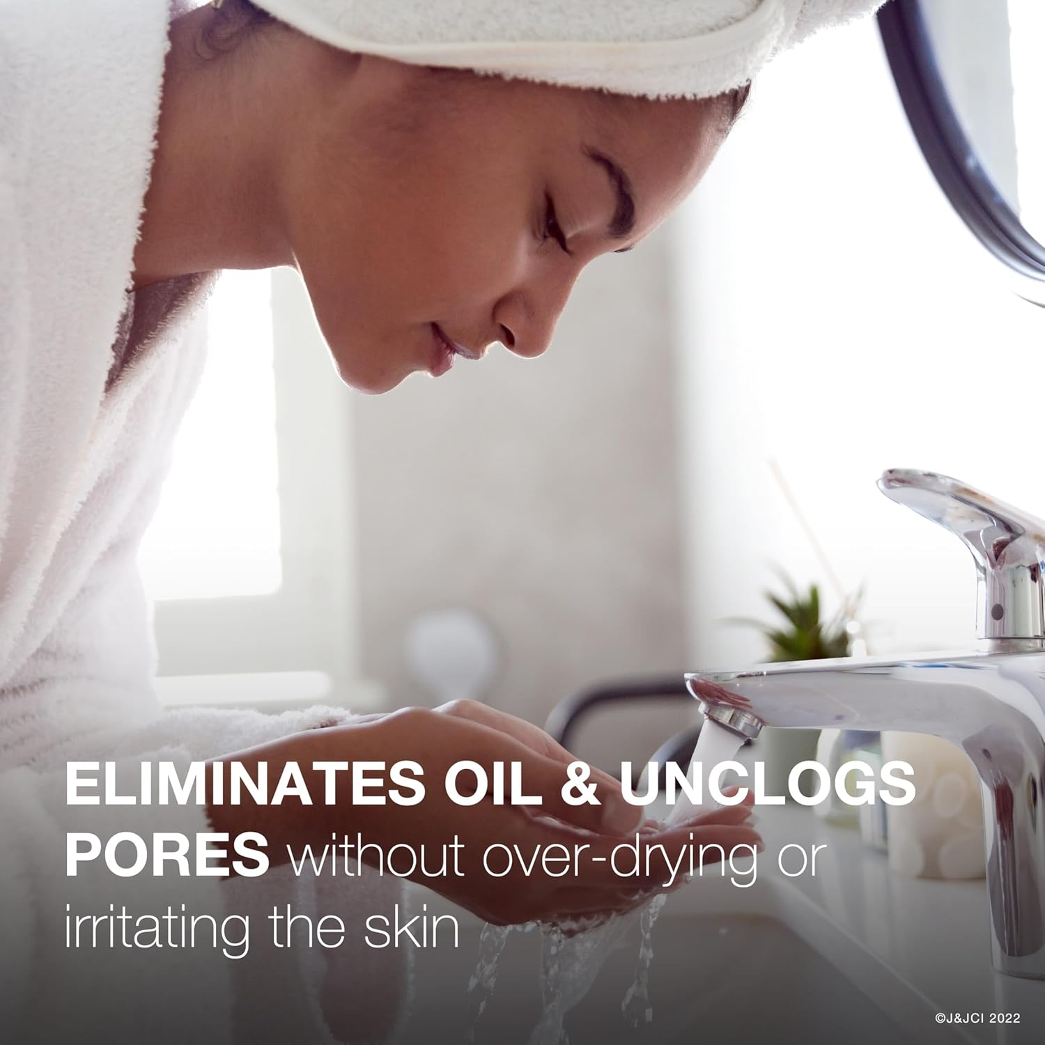 Neutrogena Oil-Free Acne Fighting Facial Cleanser with Salicylic Acid Acne Treatment Medicine, Daily Oil-Free Acne Face Wash for Acne-Prone Skin, 9.1 fl. Oz, 3 Pack